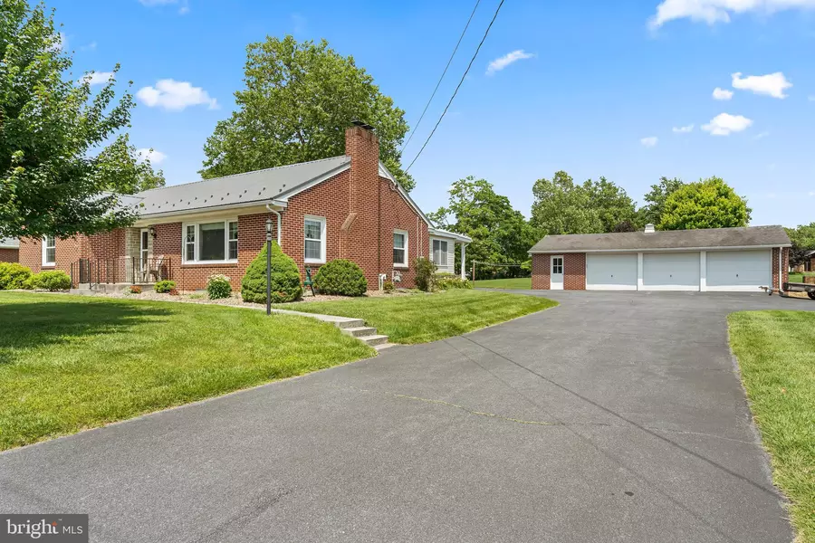 678 S WASHINGTON STREET, Greencastle, PA 17225