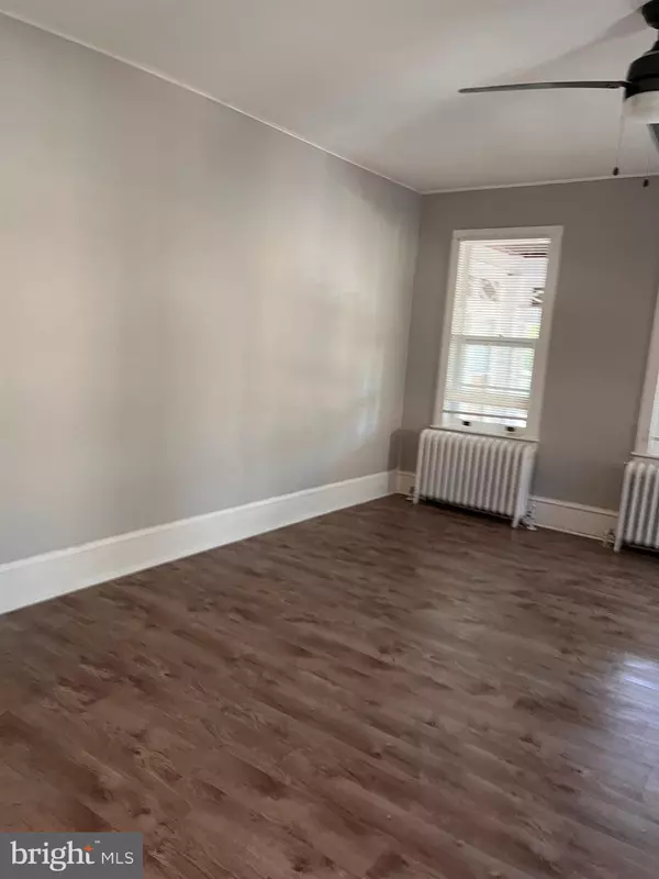 Collingswood, NJ 08108,463 HADDON AVE