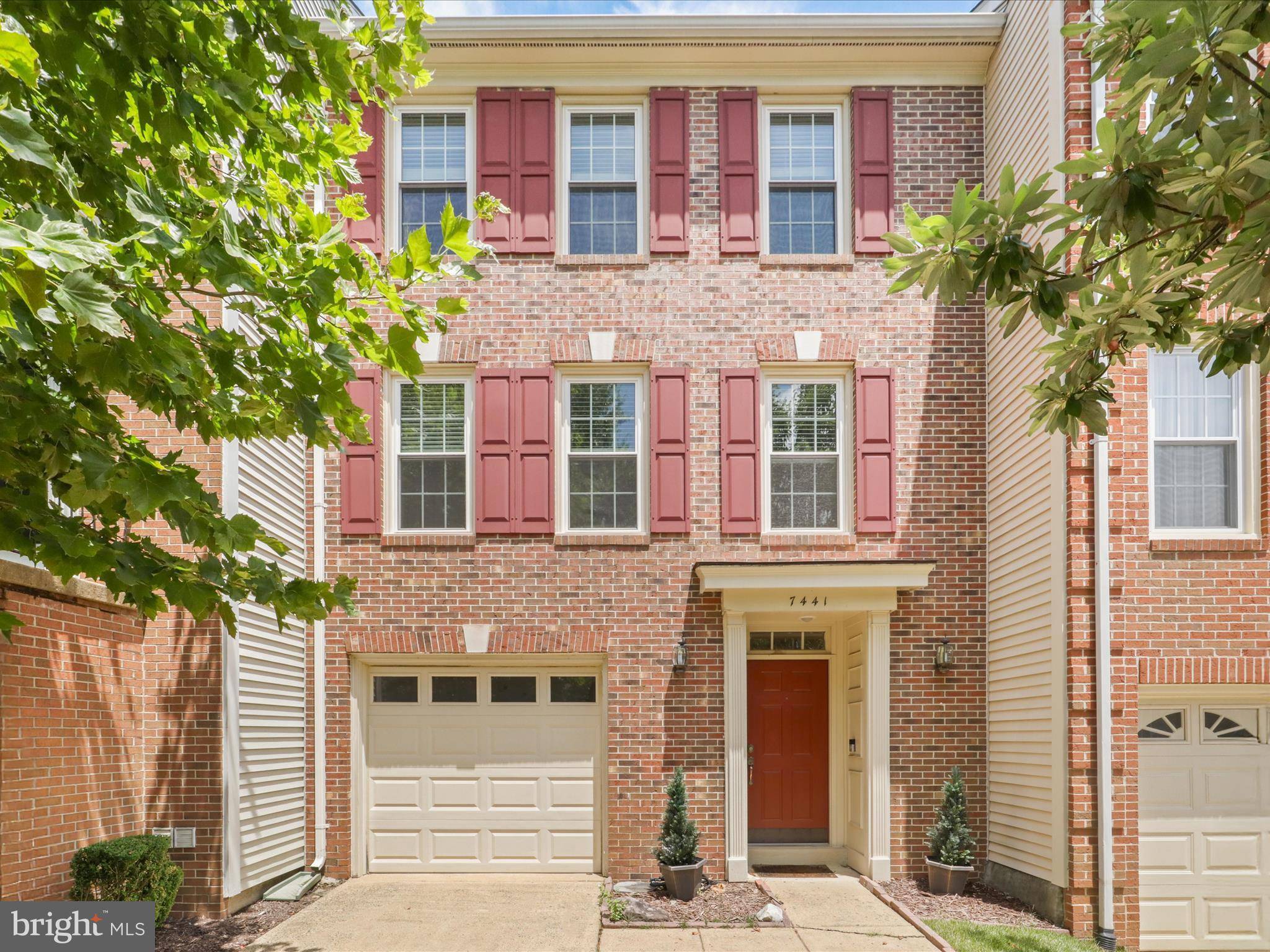 Alexandria, VA 22315,7441 HEATHERFIELD LN