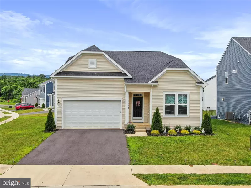 208 HILLSDALE PL, Martinsburg, WV 25403