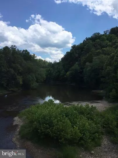 Paw Paw, WV 25434,1944 CROSSINGS VIEW RD