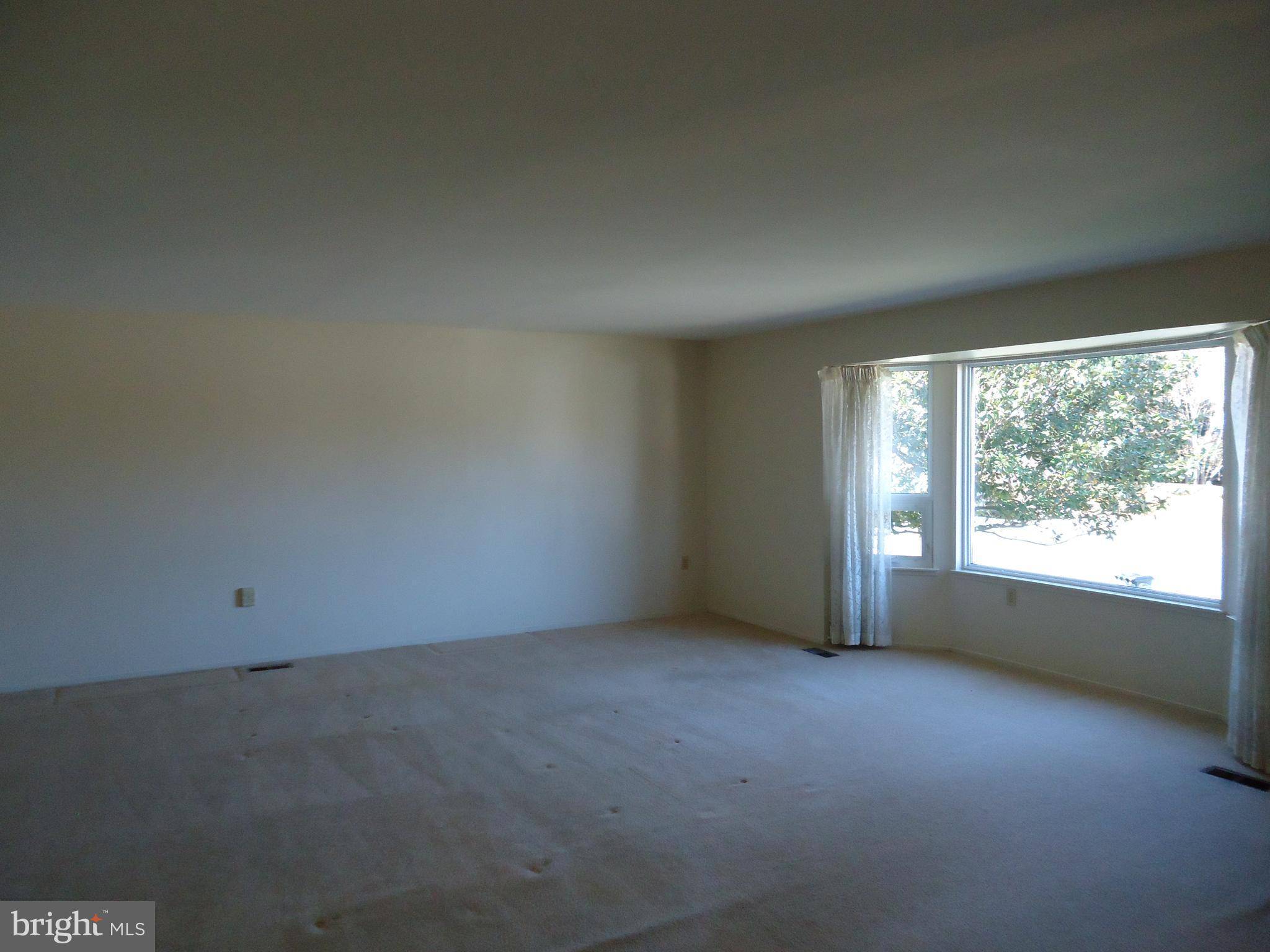 Vienna, VA 22182,8727 LITWALTON CT