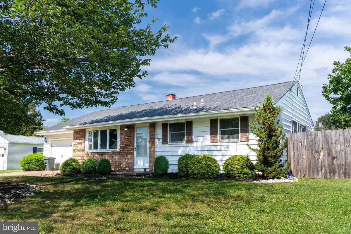 Hamilton, NJ 08690,8 SHELLEY LA