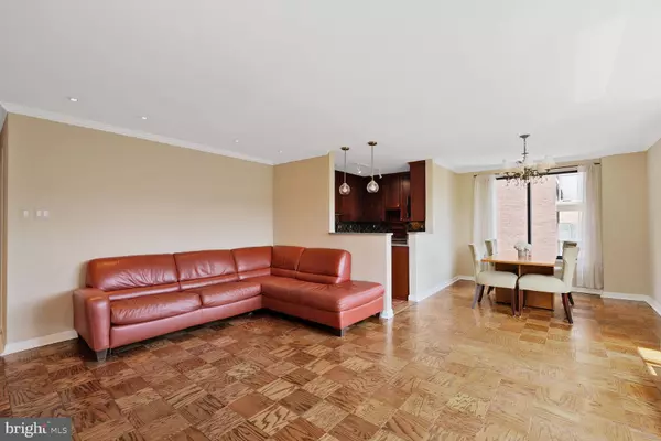 Washington, DC 20008,2501 CALVERT ST NW #701