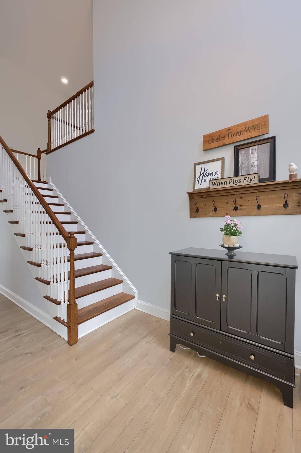 Lancaster, PA 17603,305 GREENHEDGE DR