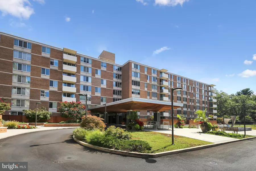 2939 VAN NESS ST NW #1006, Washington, DC 20008