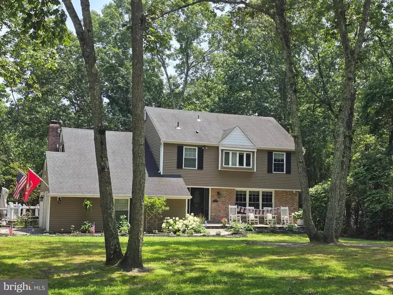 1 CORSHAM DR, Medford, NJ 08055