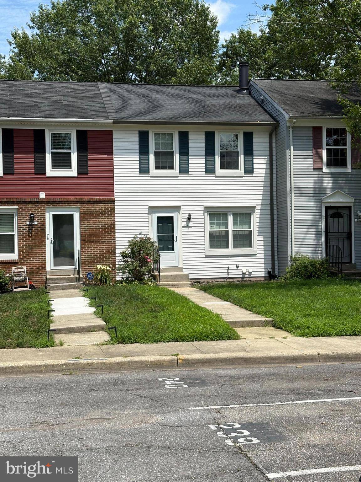 Bowie, MD 20721,921 SAINT MICHAELS DR