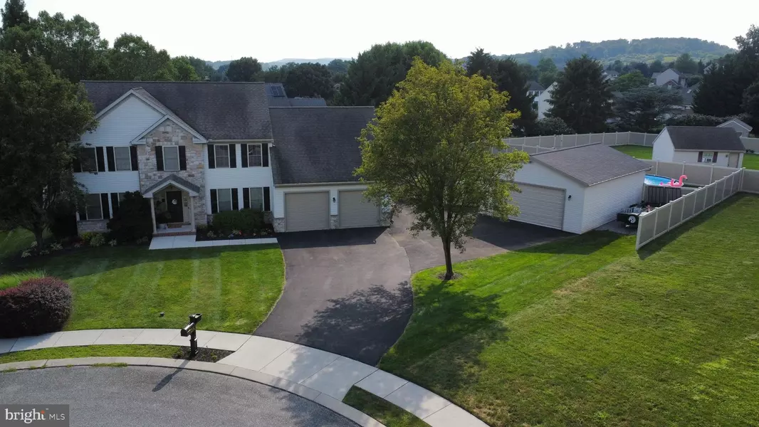 204 ENCAMPMENT CT, Spring Grove, PA 17362