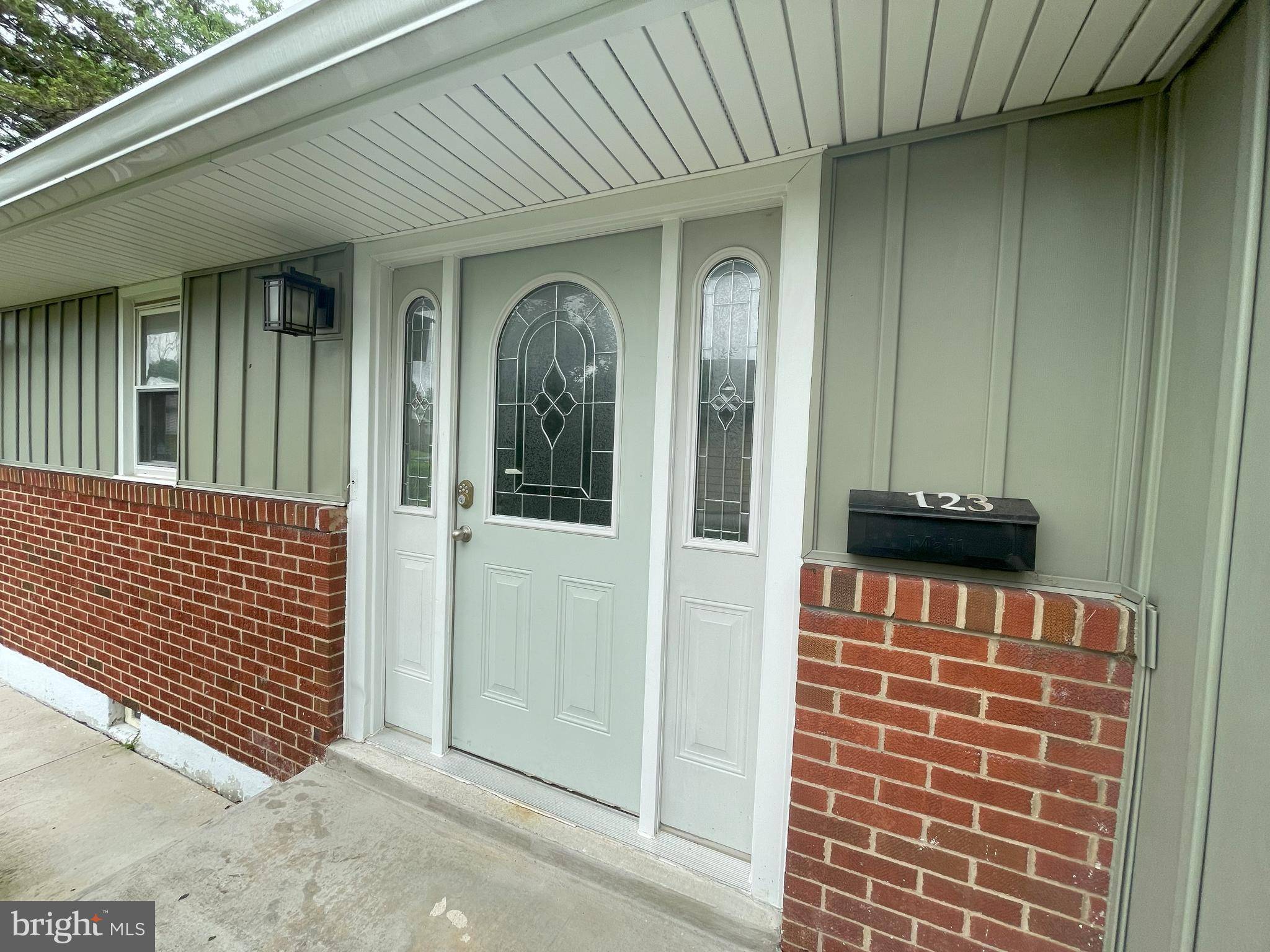 Gwynn Oak, MD 21207,7123 BROMPTON RD