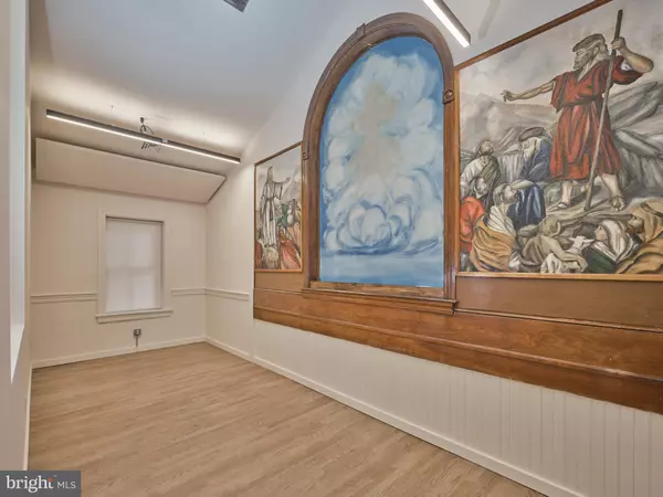 Lambertville, NJ 08530,247 N MAIN ST