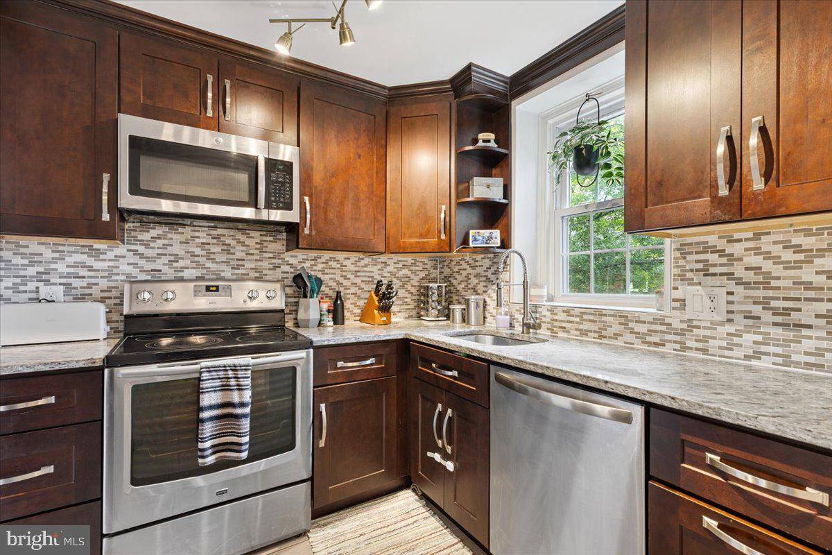 3046 S BUCHANAN ST #B2, Arlington, VA 22206
