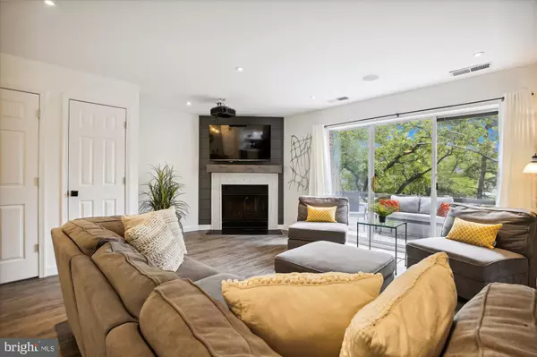 3002 GENTAIN CT NE #3002, Washington, DC 20017