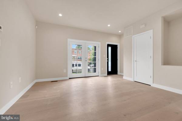 Washington, DC 20032,854 XENIA ST SE #2