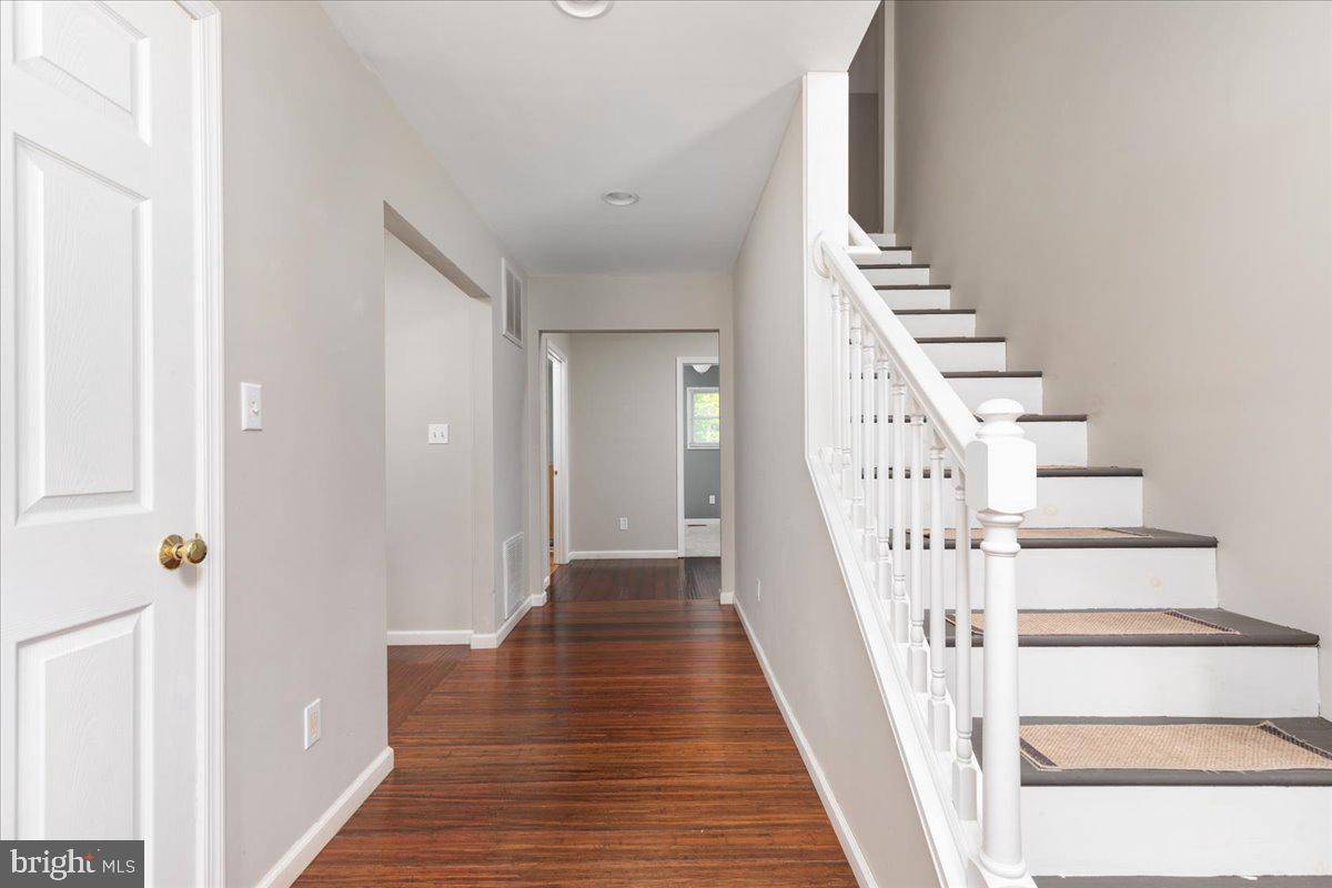 Middletown, VA 22645,215 THOMAS DR
