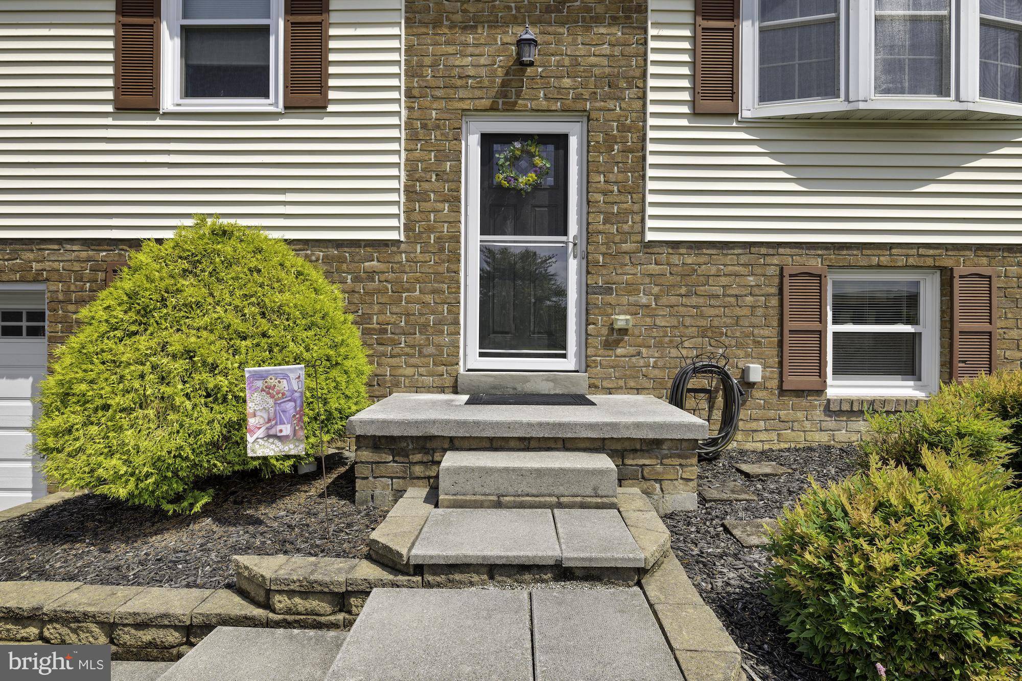 Hanover, PA 17331,29 SYCAMORE LN