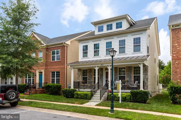 211 WINTER WALK DR, Gaithersburg, MD 20878