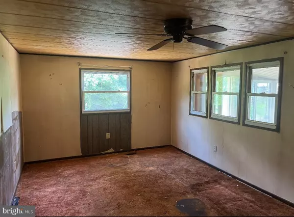 Mantua, NJ 08051,106 FIRTH DR