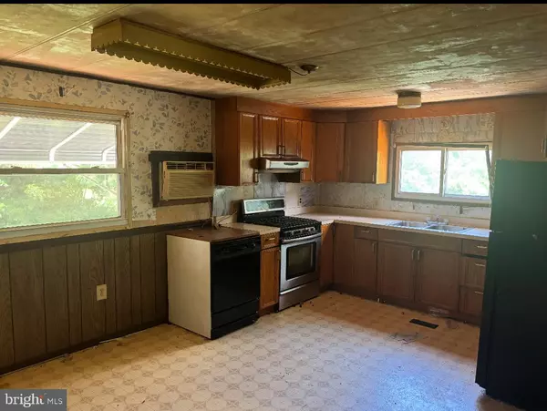 Mantua, NJ 08051,106 FIRTH DR