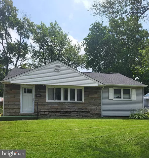 226 ADAMS AVE, Barrington, NJ 08007