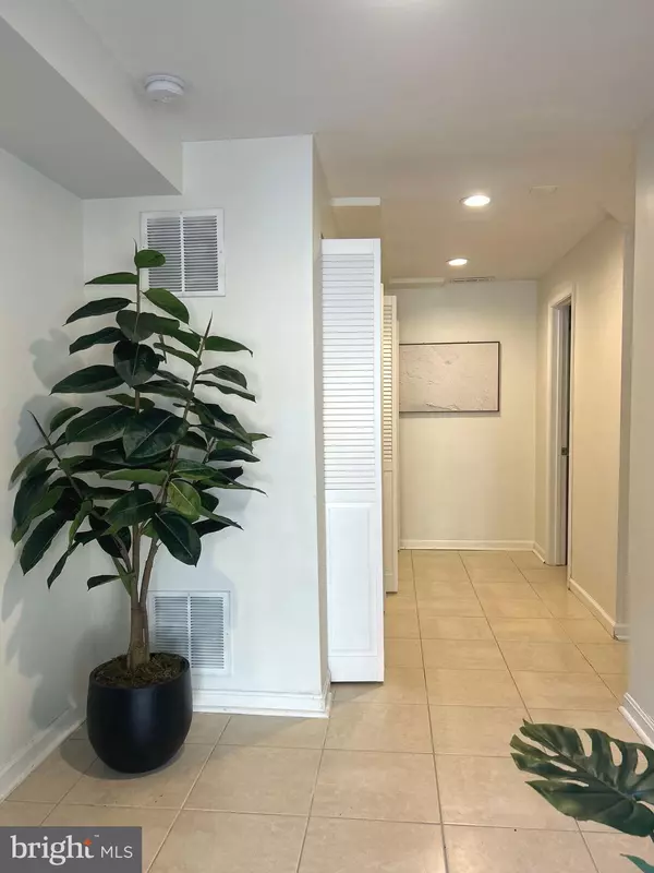 Arlington, VA 22206,2691 24TH RD S