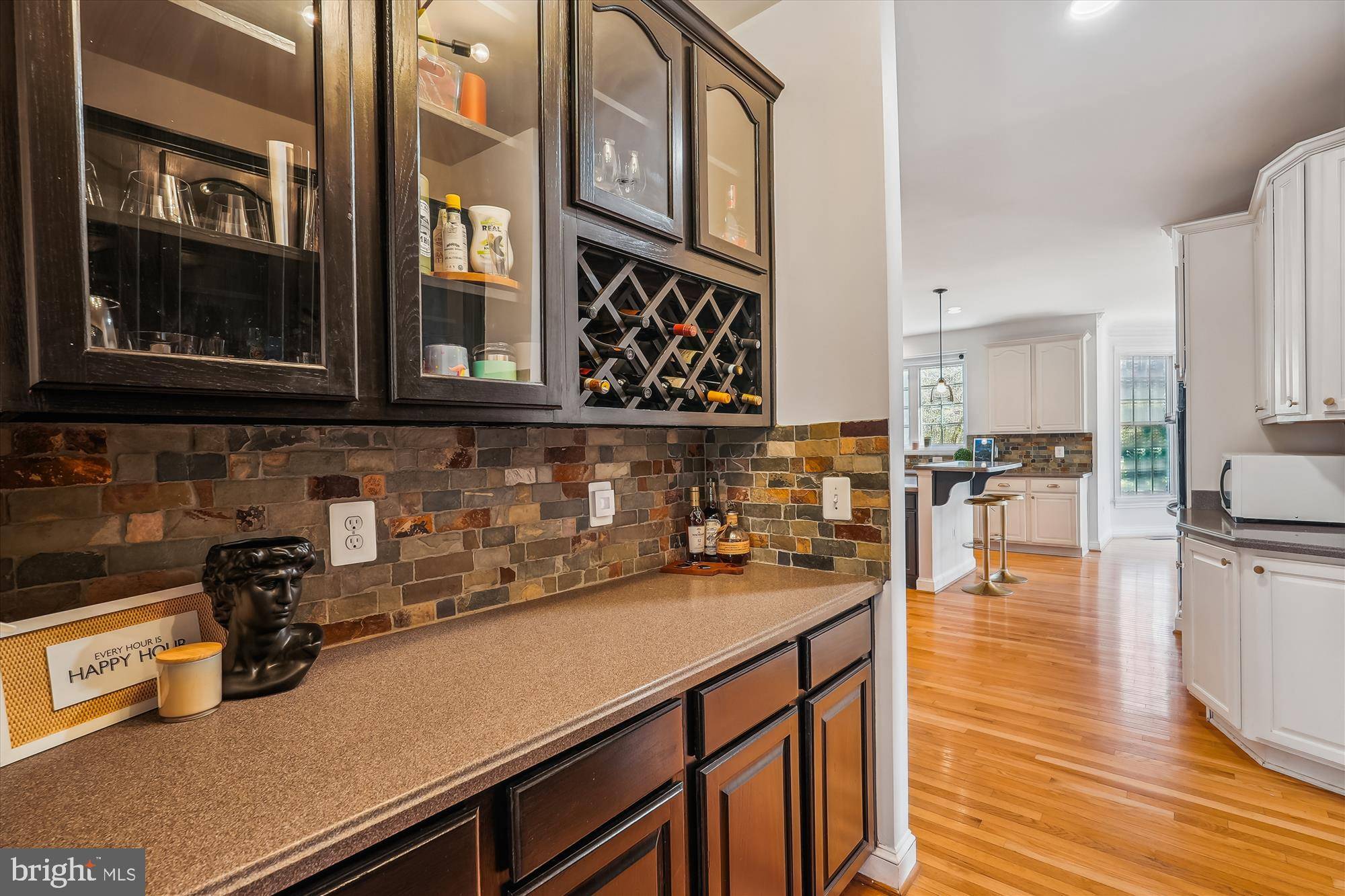 Round Hill, VA 20141,35400 AUTUMN RIDGE CT