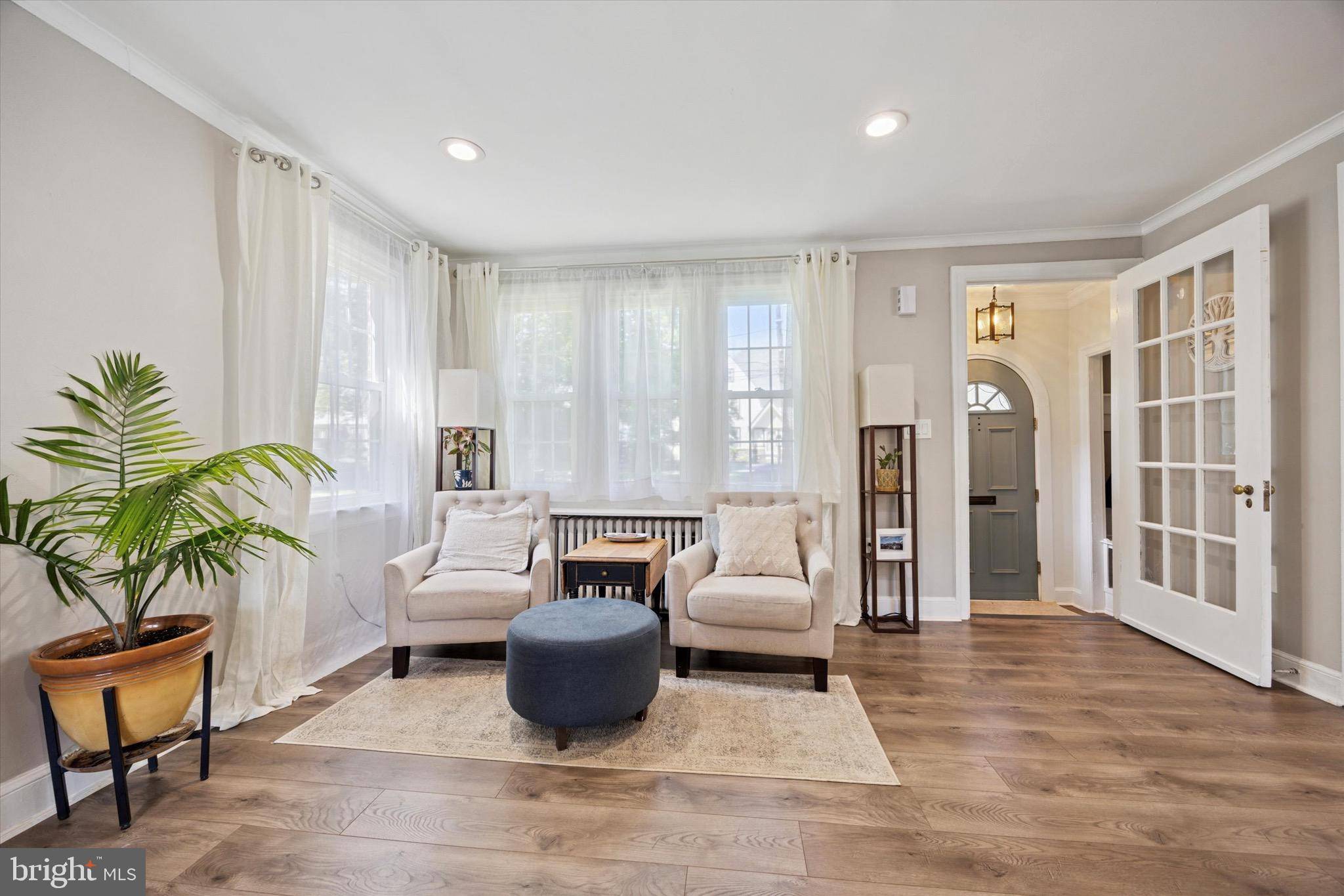 Drexel Hill, PA 19026,927 DREXEL AVE