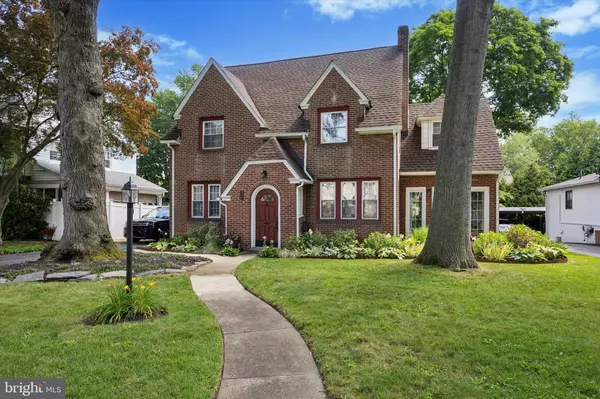 Drexel Hill, PA 19026,927 DREXEL AVE