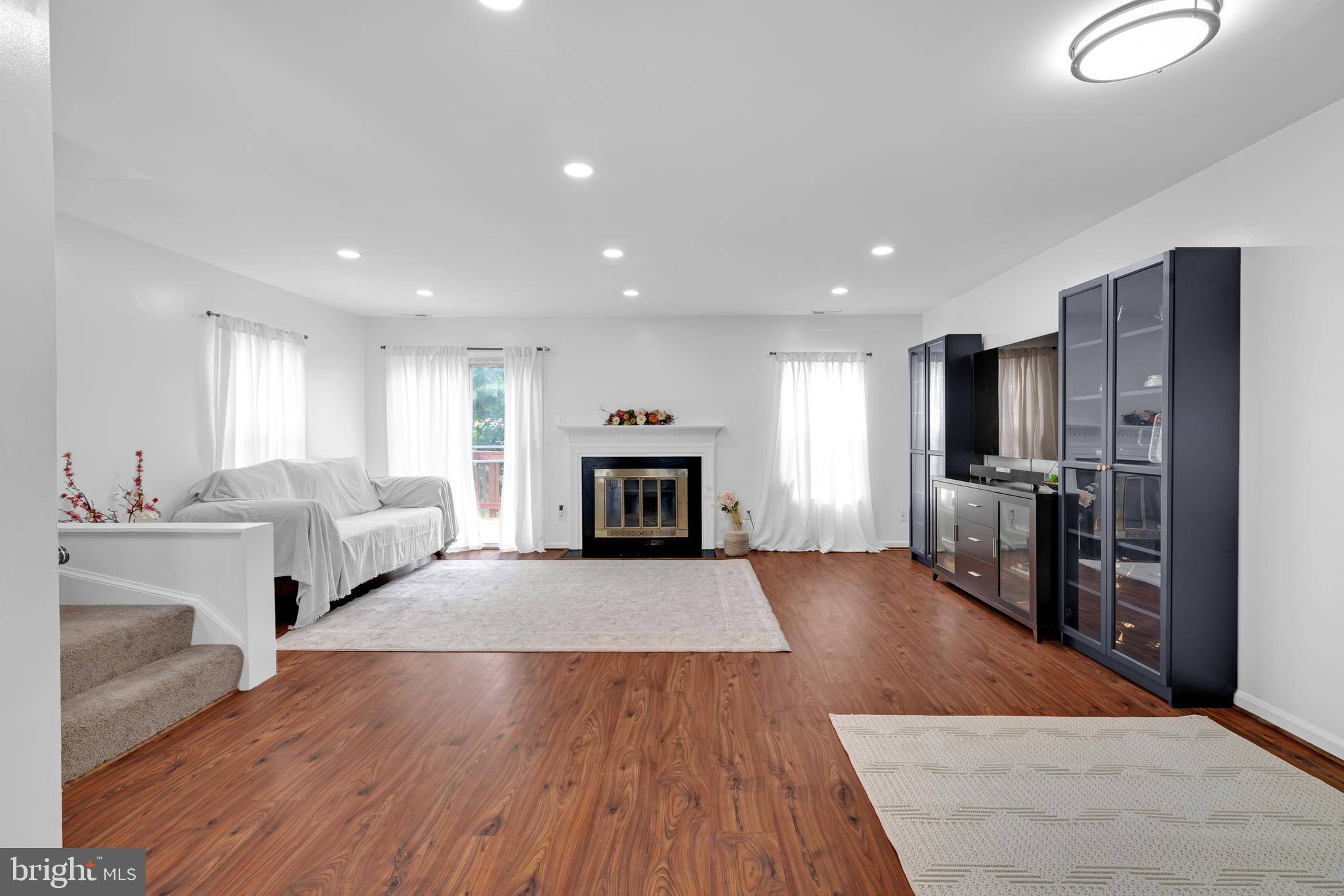 Chantilly, VA 20151,13714 AUTUMN VALE CT