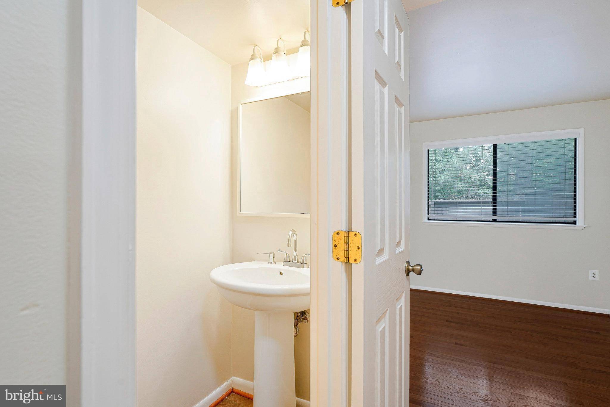 Reston, VA 20191,2228 LOFTY HEIGHTS PL