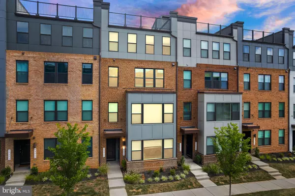43812 MIDDLEWAY TER, Ashburn, VA 20147
