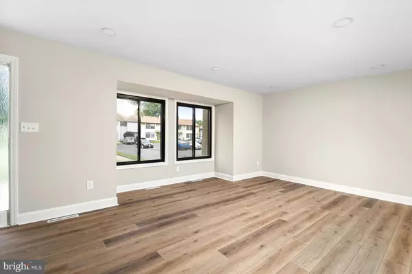 East Windsor, NJ 08520,356 BOLTON RD