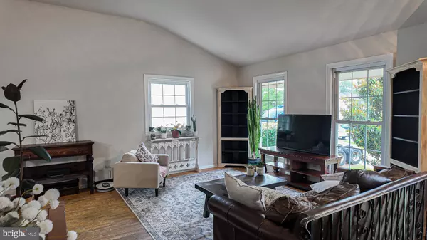 Philadelphia, PA 19115,603 OAKFIELD LN