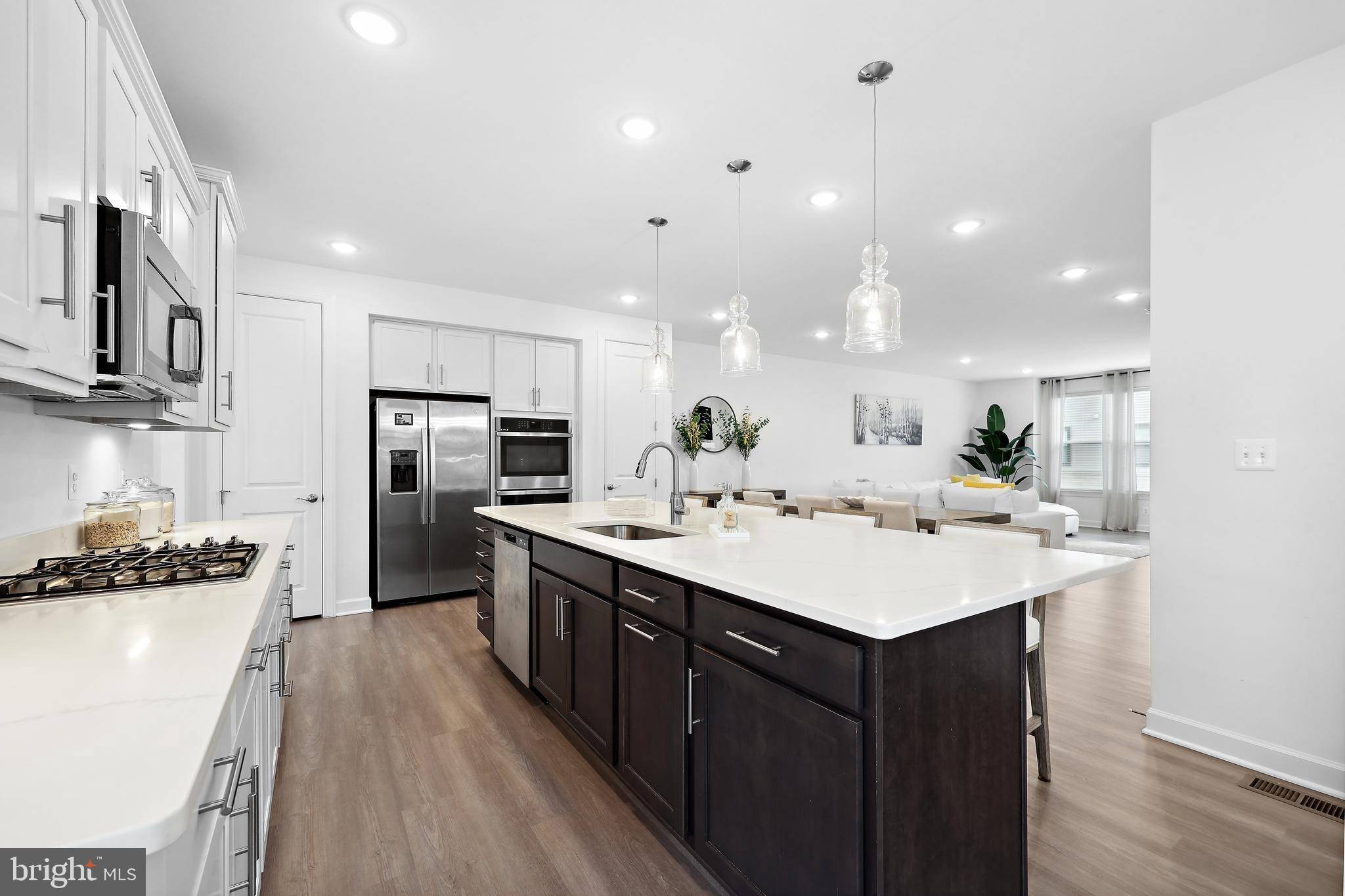 Chantilly, VA 20151,4901 LONGMIRE WAY