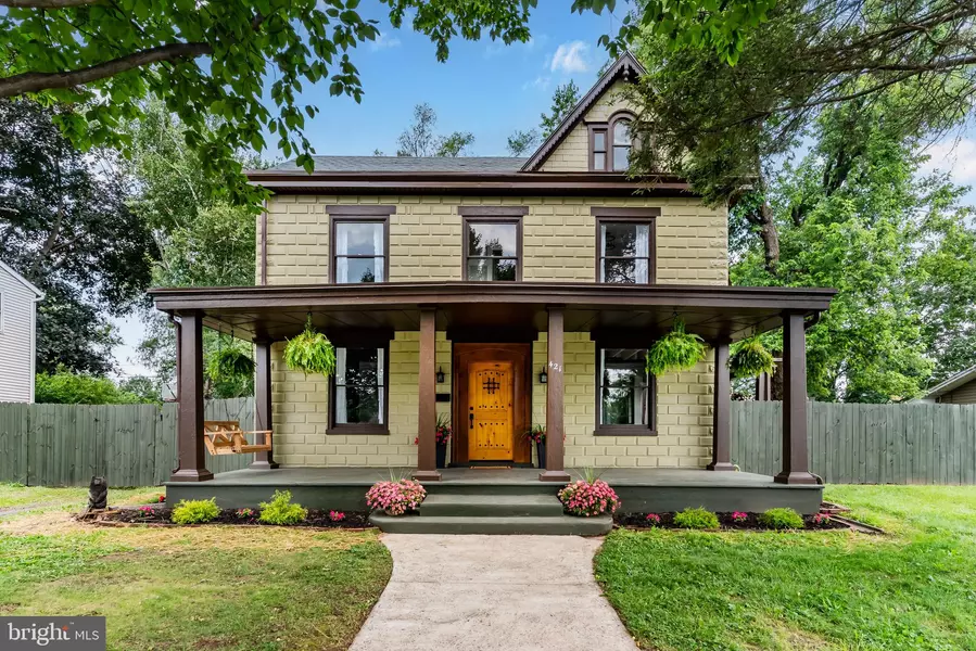 421 C ST, Carlisle, PA 17013