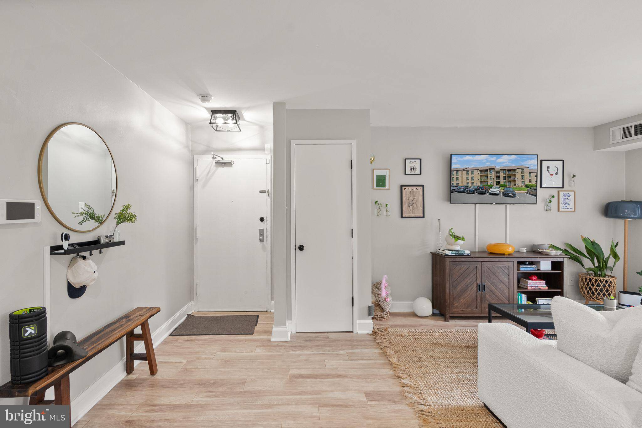 Alexandria, VA 22304,6137 EDSALL RD #L