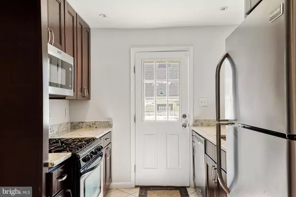 6909 STANDISH DR, Hyattsville, MD 20784