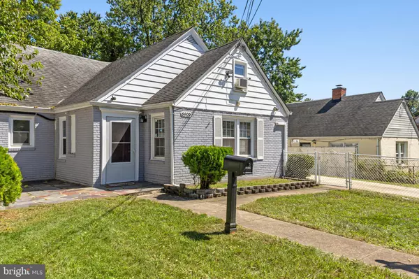 6909 STANDISH DR, Hyattsville, MD 20784