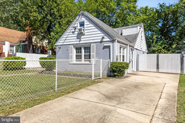 6909 STANDISH DR, Hyattsville, MD 20784