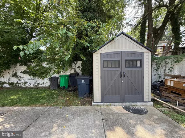 Hyattsville, MD 20784,6909 STANDISH DR