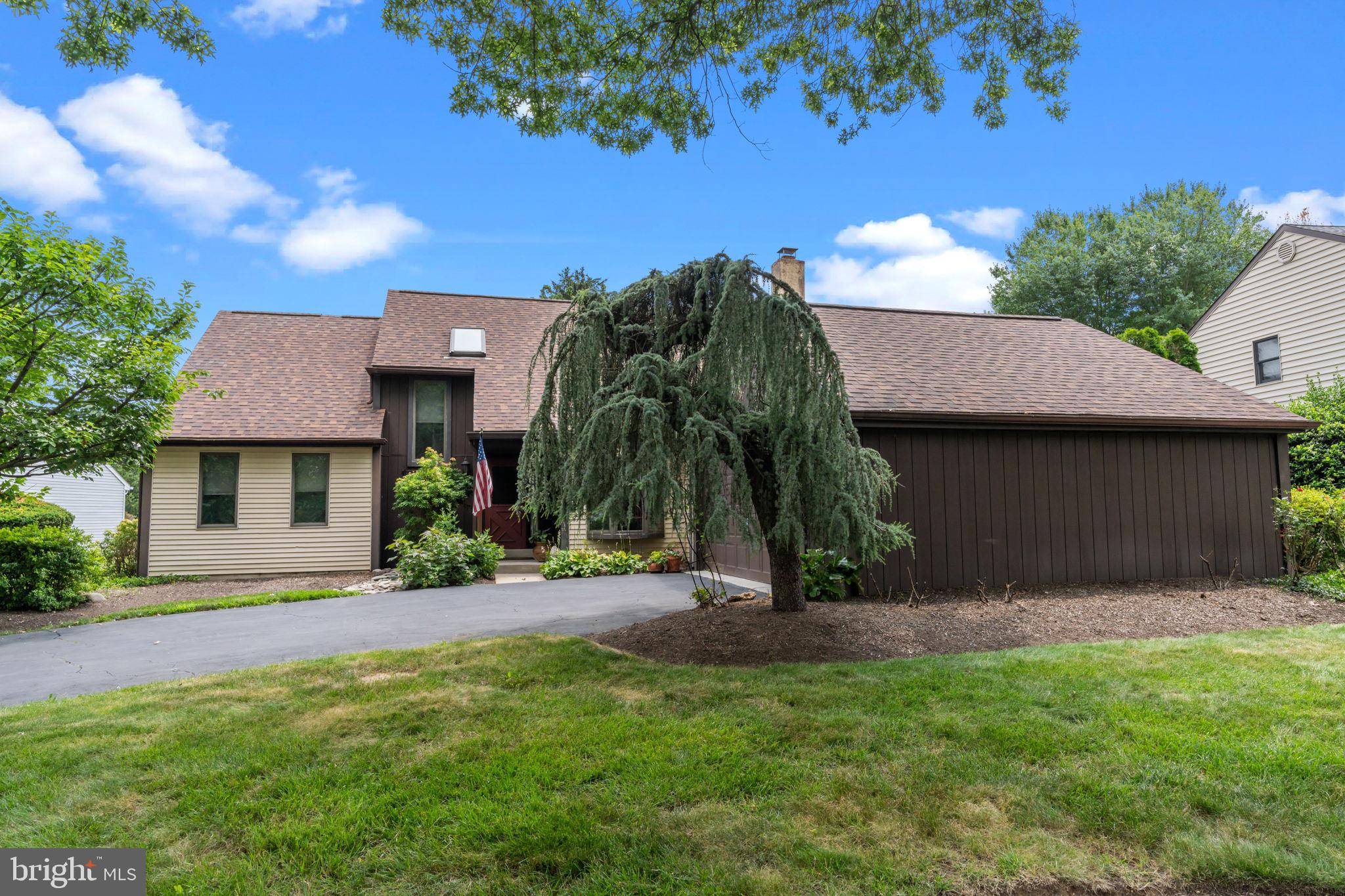 Holland, PA 18966,28 AVERSTONE CT