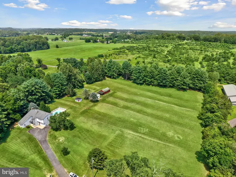 9235 LEES RIDGE RD, Warrenton, VA 20186