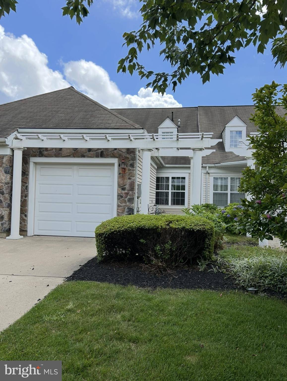 46 SPARROW, Hamilton, NJ 08690