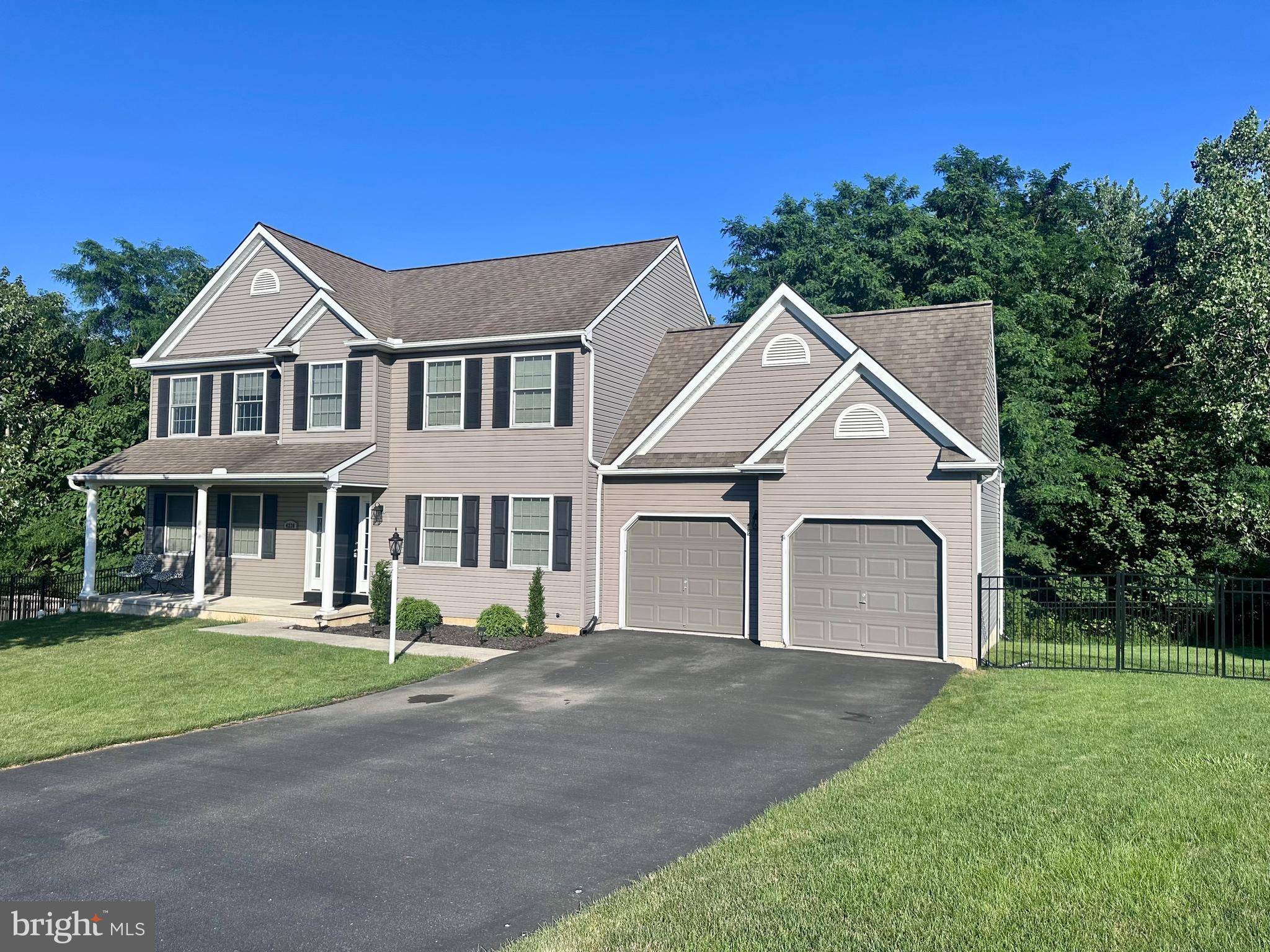 4230 PEACH ORCHARD HOLW, York, PA 17402