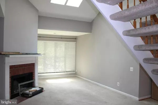 Fairfax, VA 22033,12016 GOLF RIDGE CT #301