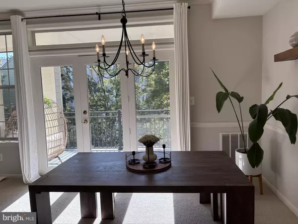 Reston, VA 20194,1334 GARDEN WALL CIR #C