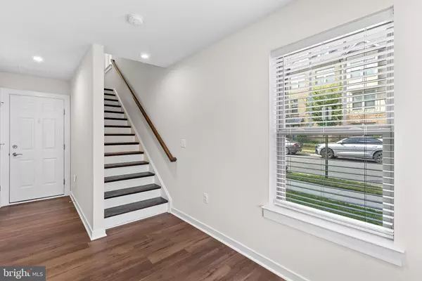 Leesburg, VA 20175,302 BODEGA TER SE