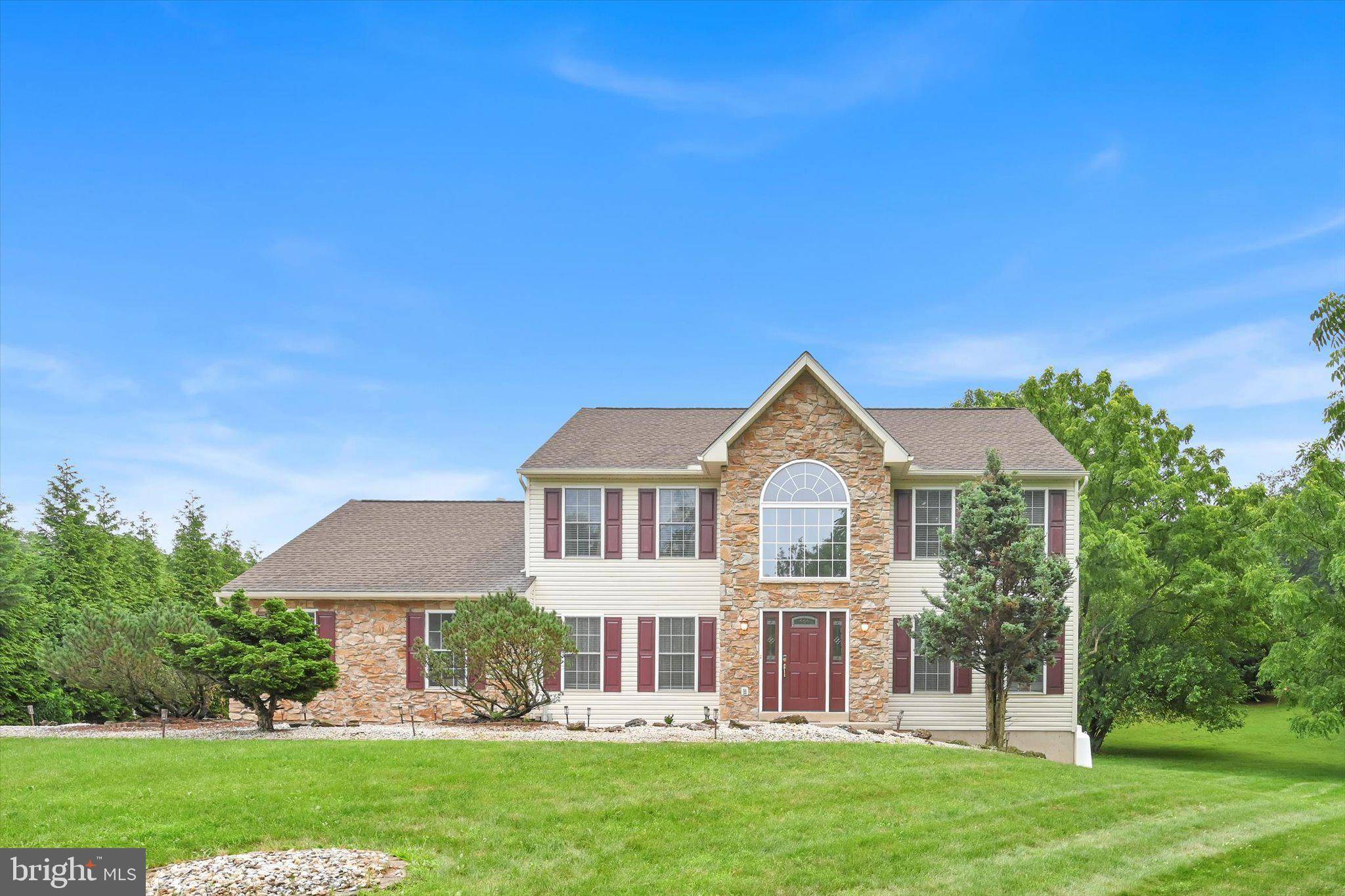 104 INDIAN RUN DR, Douglassville, PA 19518