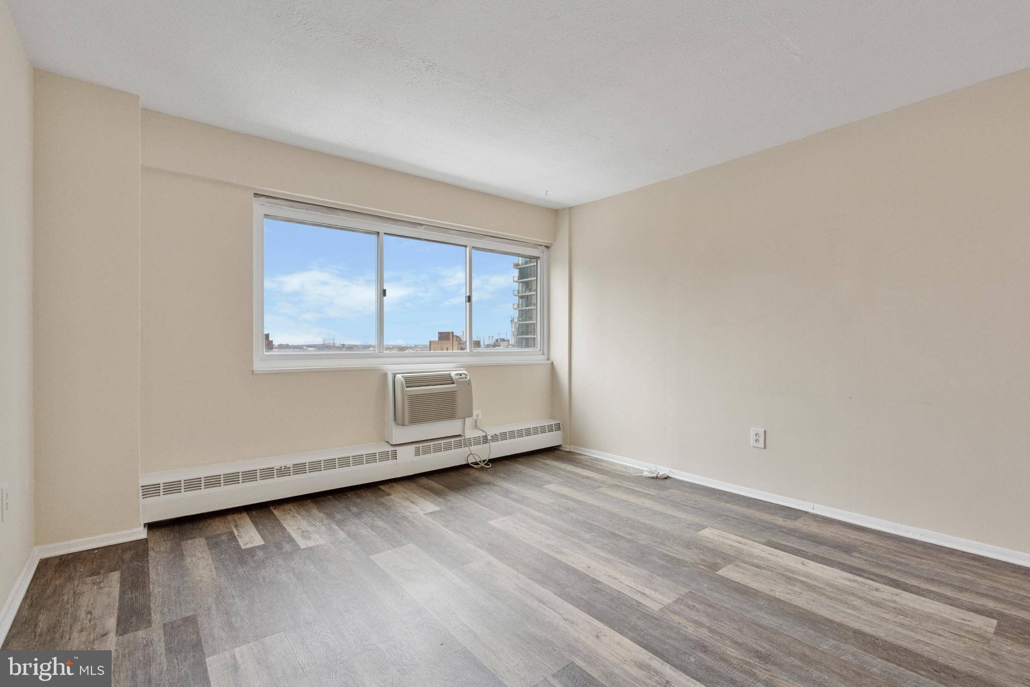 Philadelphia, PA 19103,2101-17 CHESTNUT ST #1610