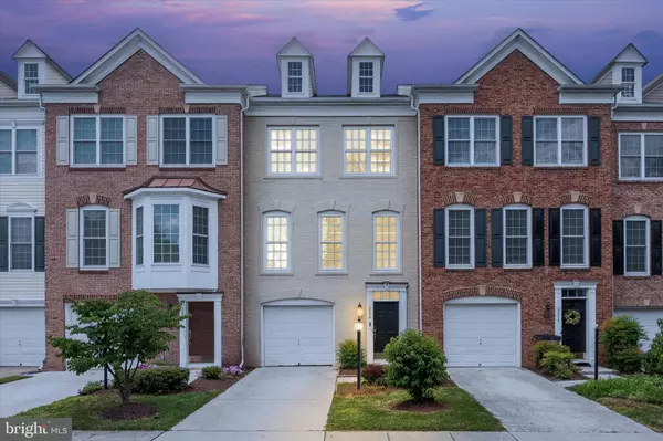 2456 ACORN HOLLOW LN, Herndon, VA 20171
